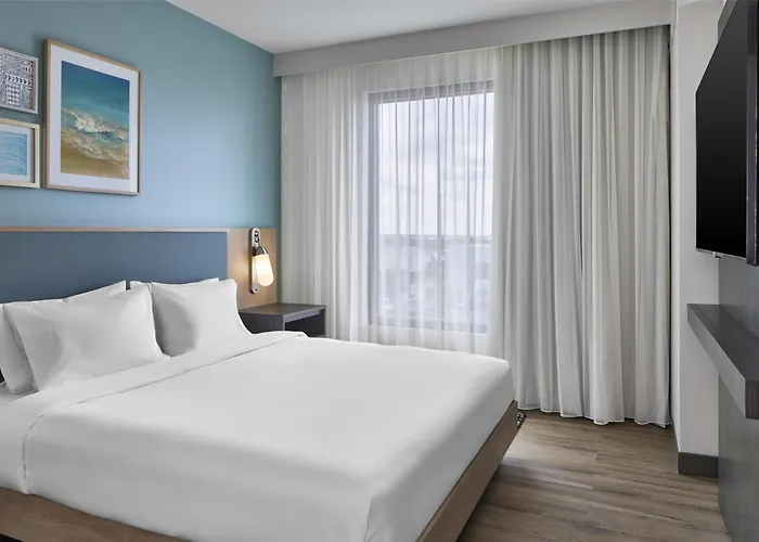 Embassy By Hilton Hotel 4*
